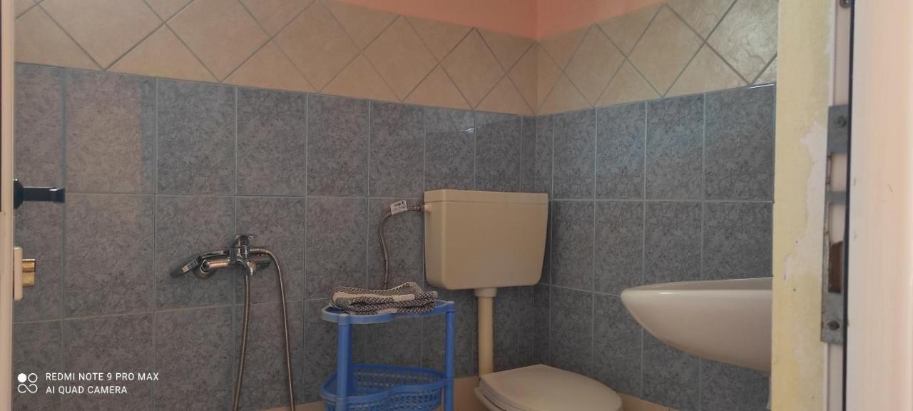 Amalias Room Himare Exterior photo