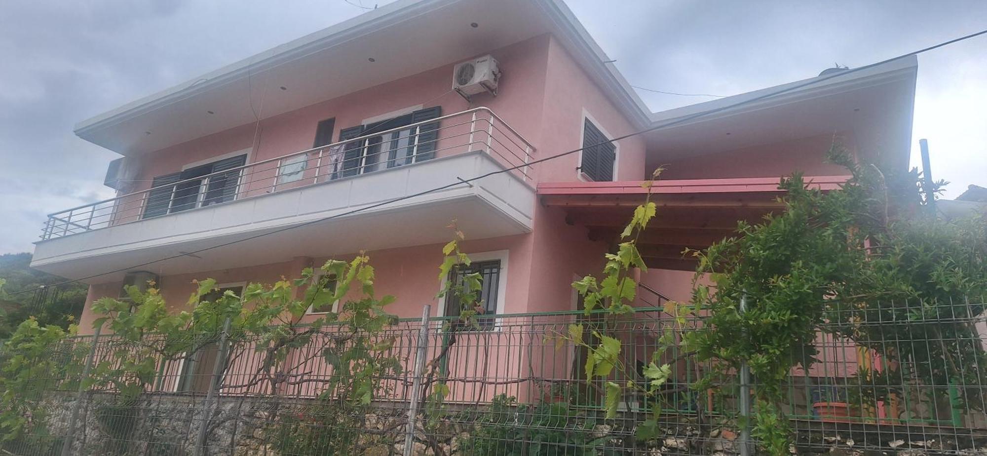 Amalias Room Himare Exterior photo